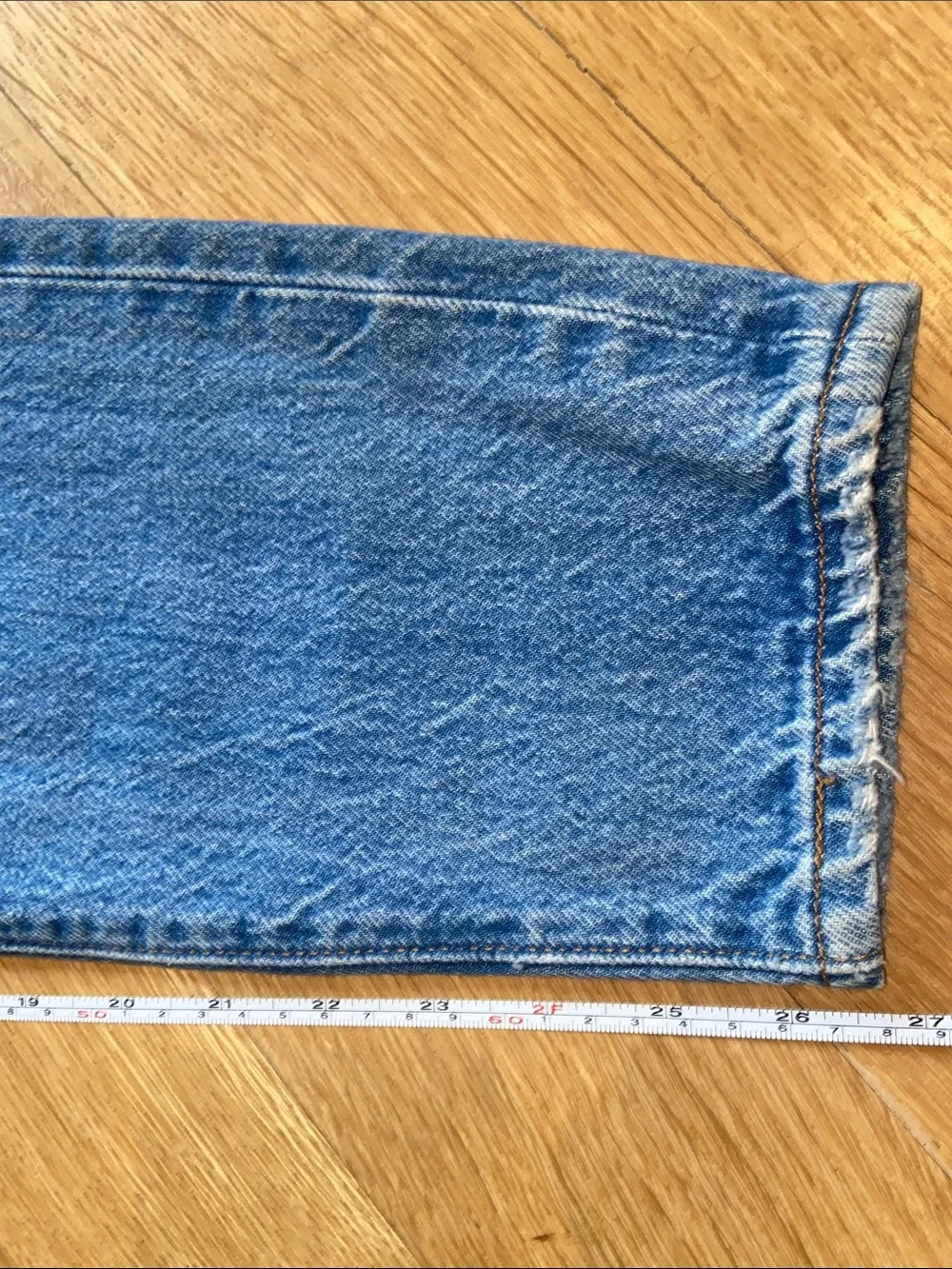 Levi’s Wedgie Fit Blue Denim Jeans Factory Distressed Button Fly Tapered 27 - Picture 13 of 16